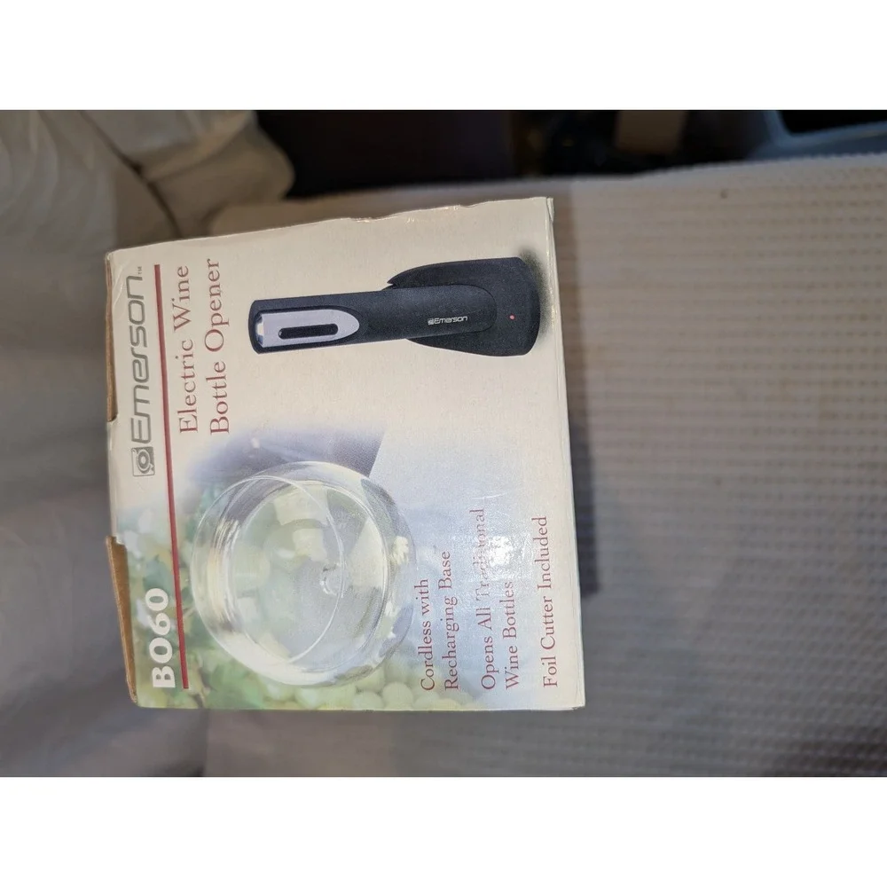 Emerson Electric Wine Bottle Opener with Foil Cutter in Black B060 Cordless NEW
